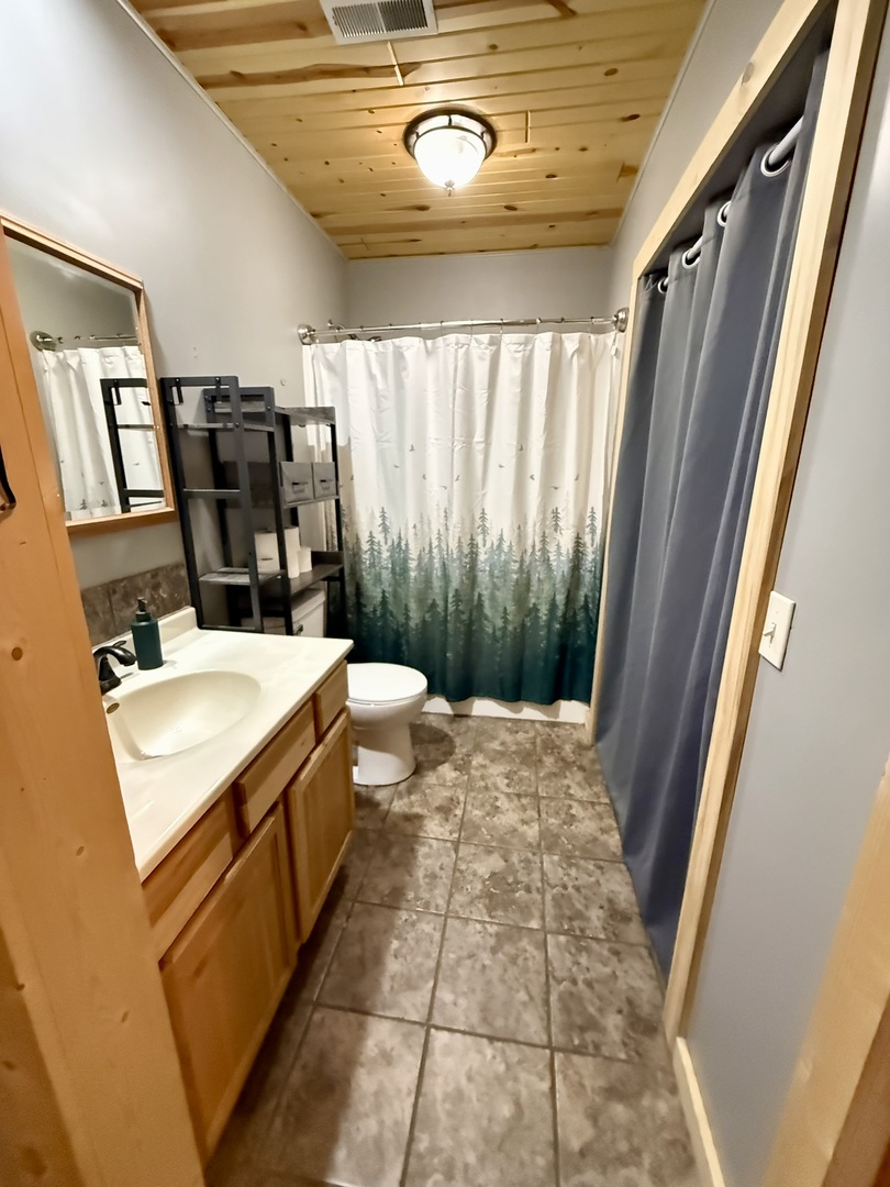 300 Noah Lane Property Photo 22