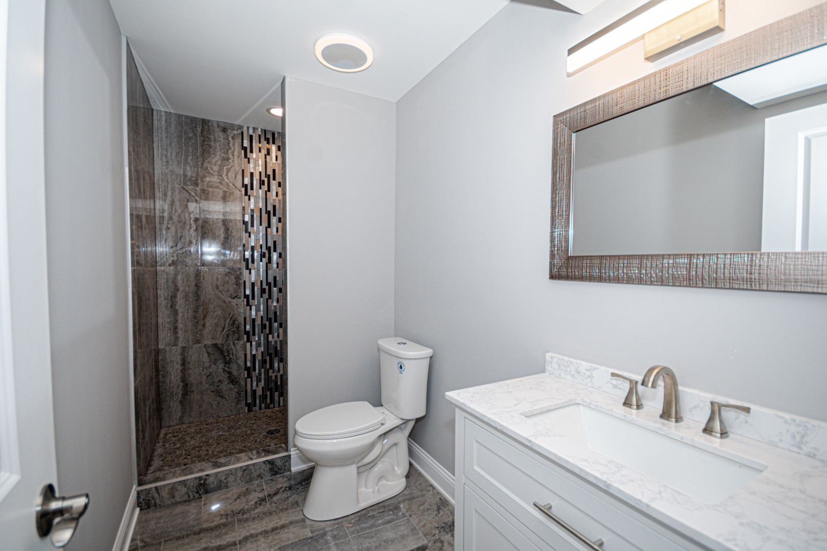 55 W 77th Place Property Photo 10