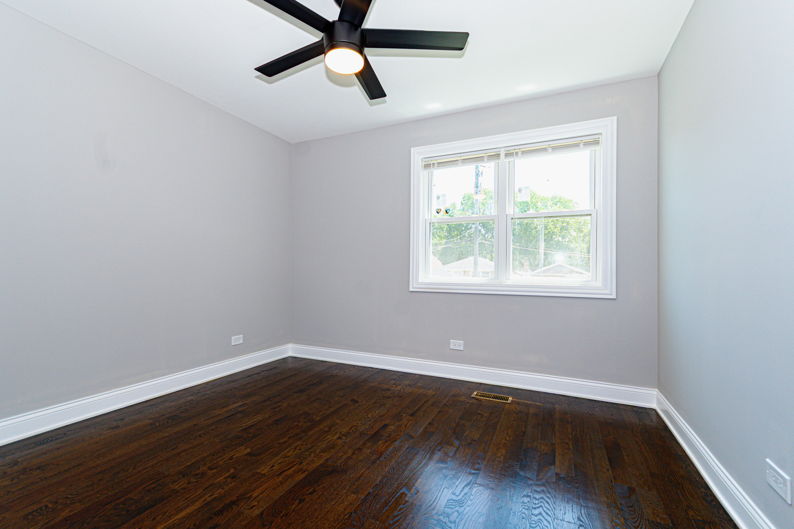 55 W 77th Place Property Photo 12