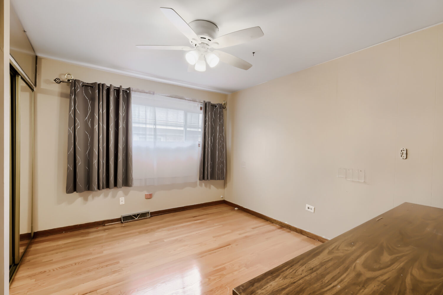 1037 31st Avenue Property Photo 5