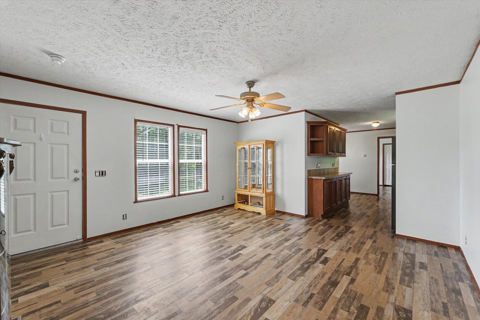 2113 Monroe Drive Property Photo 8