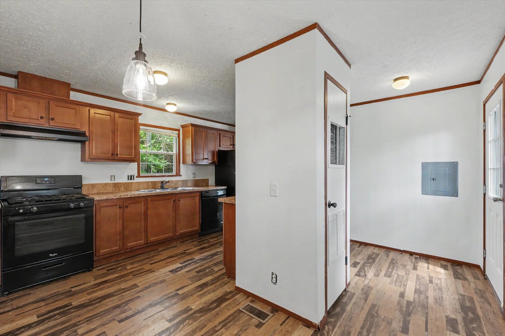 2113 Monroe Drive Property Photo 16