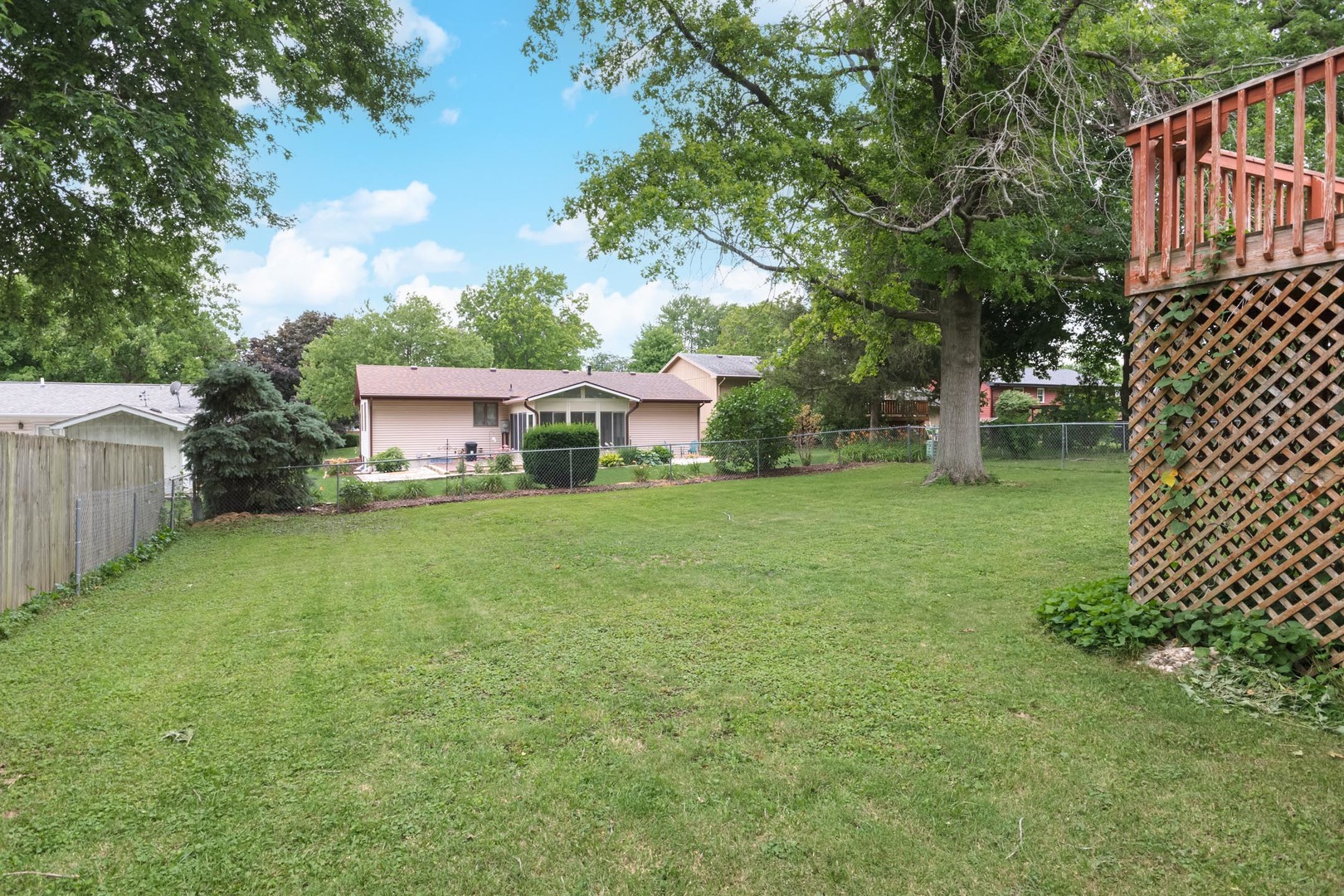 707 Chester Drive Property Photo 2