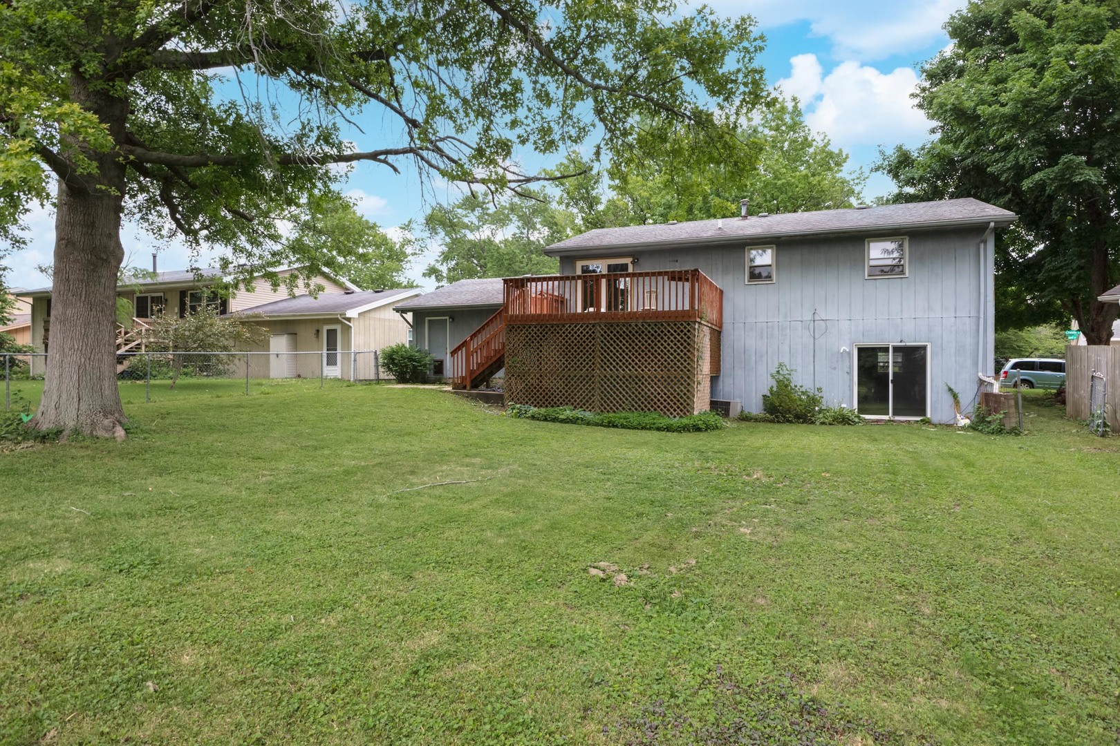 707 Chester Drive Property Photo 3