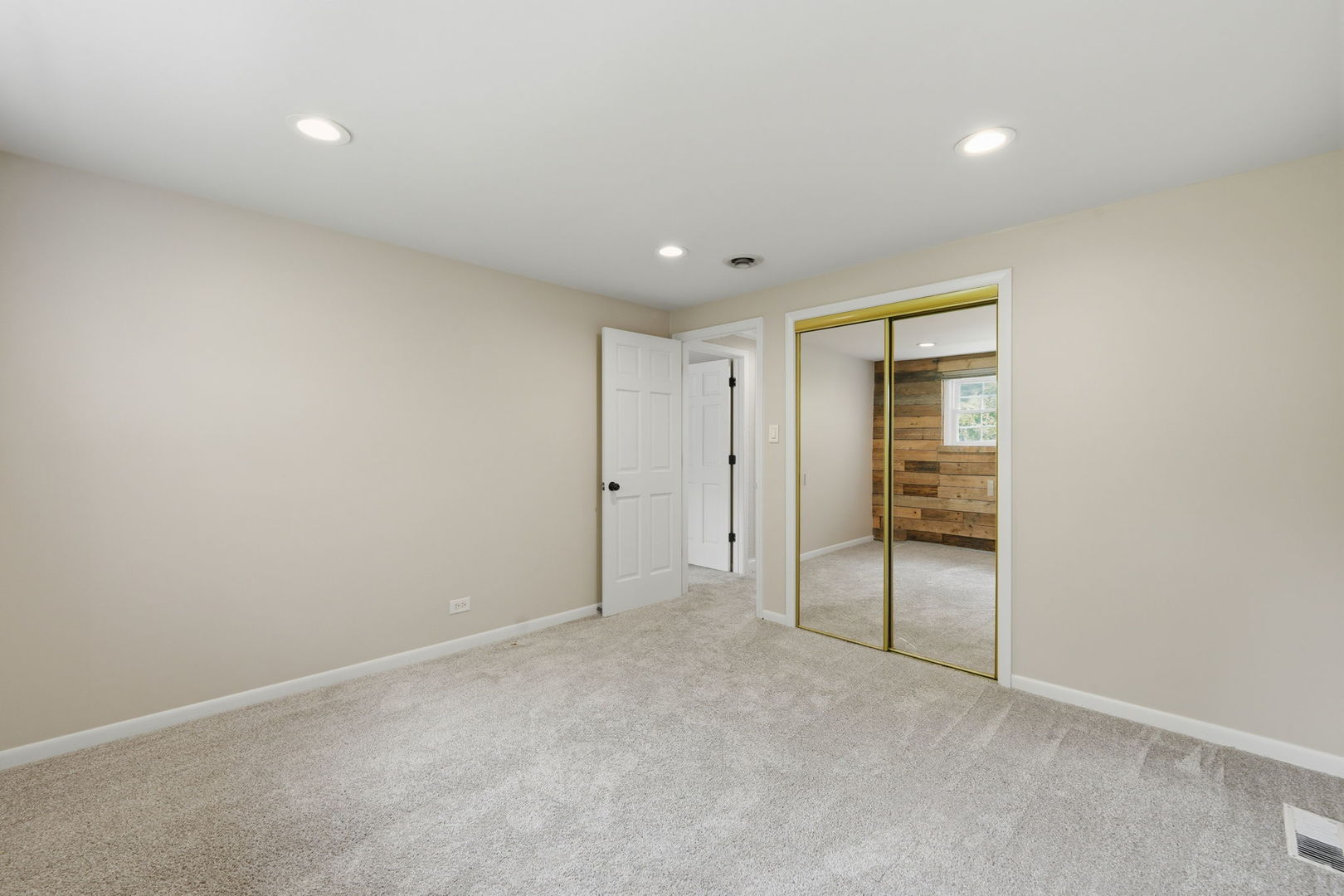 12698821 Property Photo 28