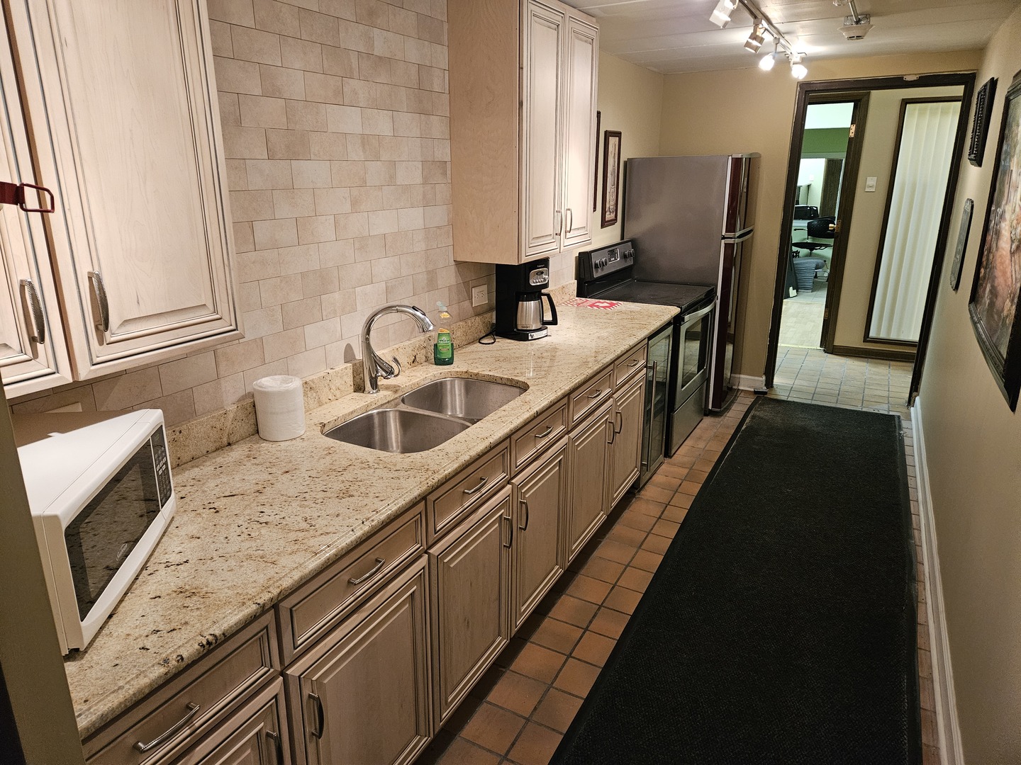 4414 Roosevelt Road Property Photo 10