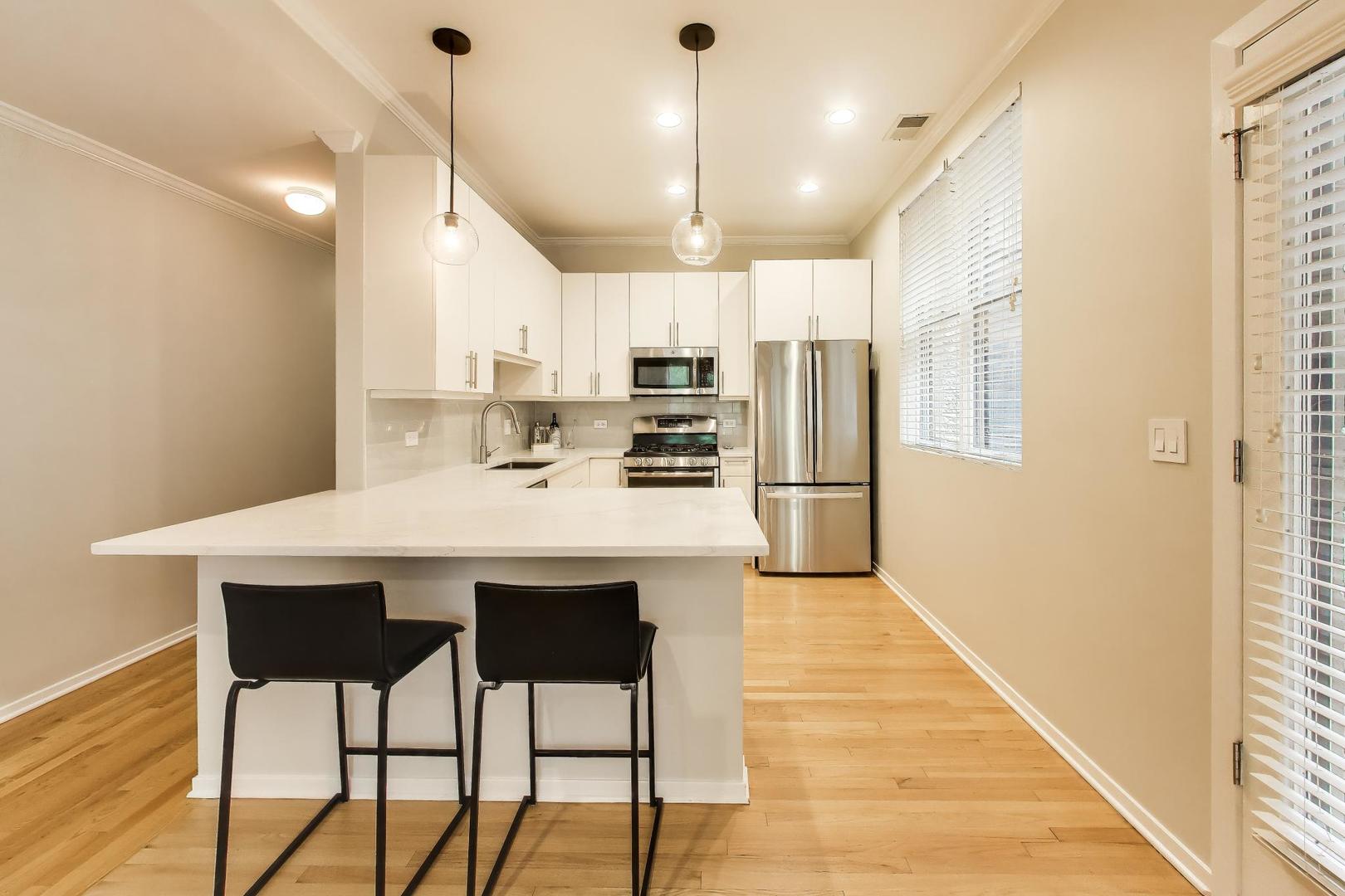 844 W Diversey Parkway 3e Property Photo 8