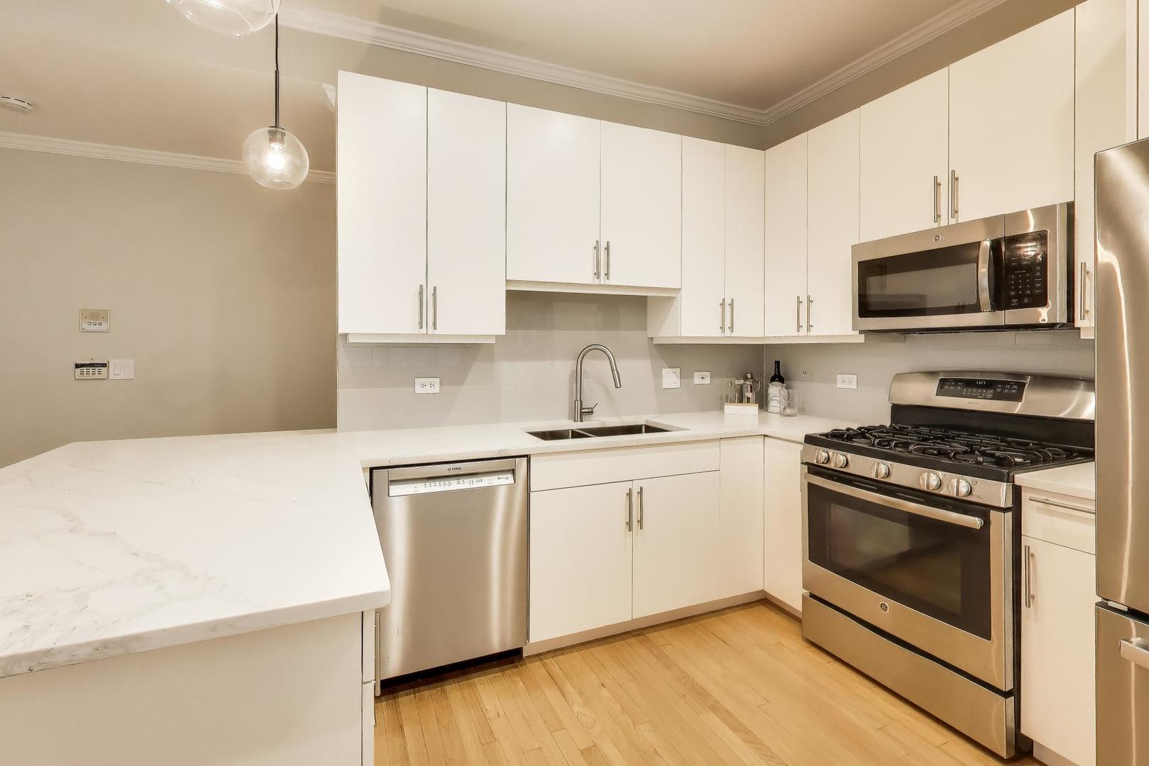 844 W Diversey Parkway 3e Property Photo 9