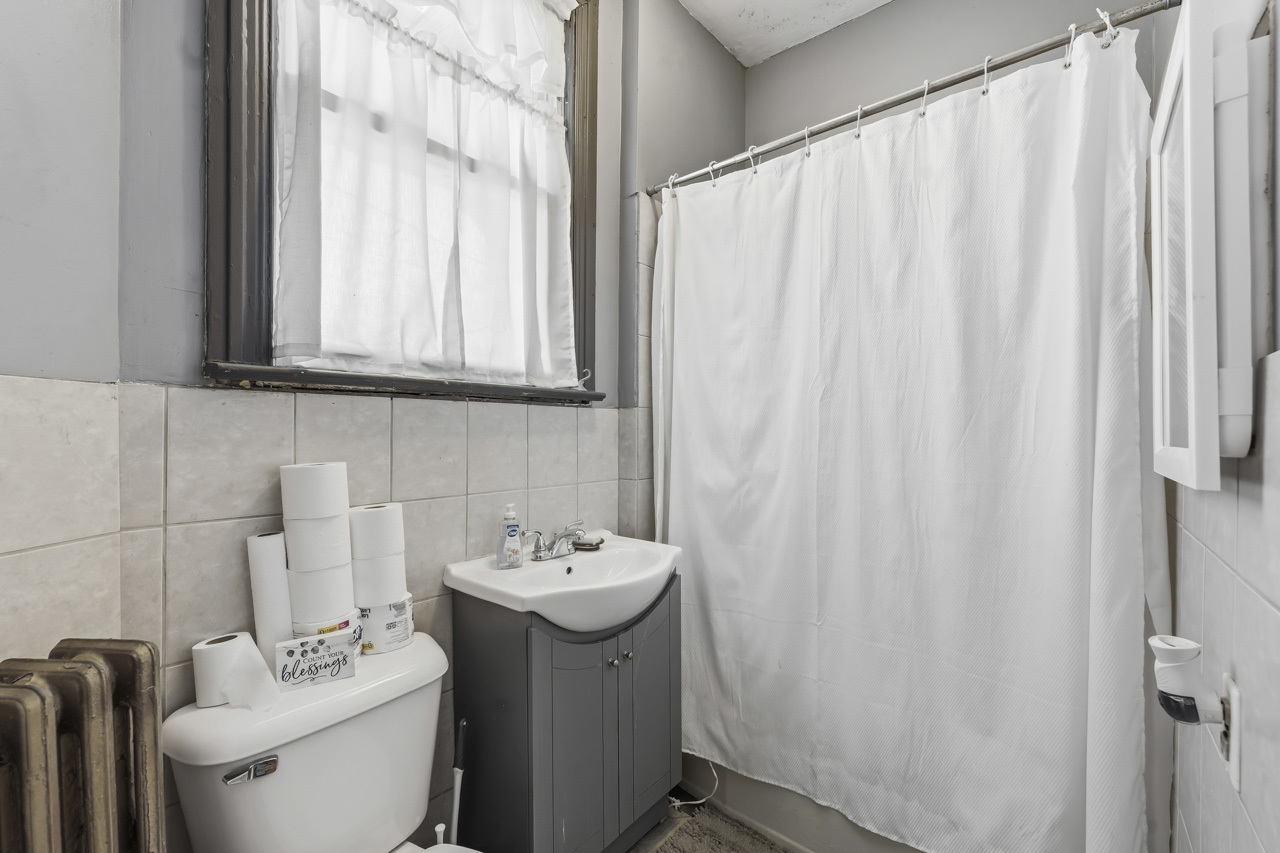 51 W 21st Street Property Photo 11