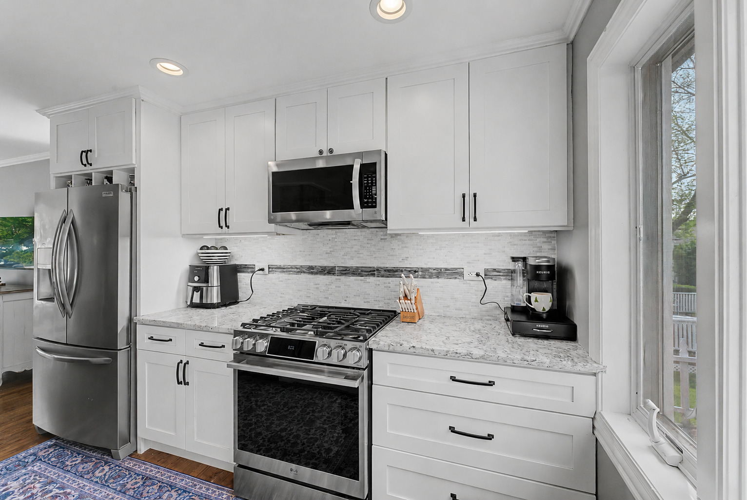 2531 Glenview Road Property Photo 2