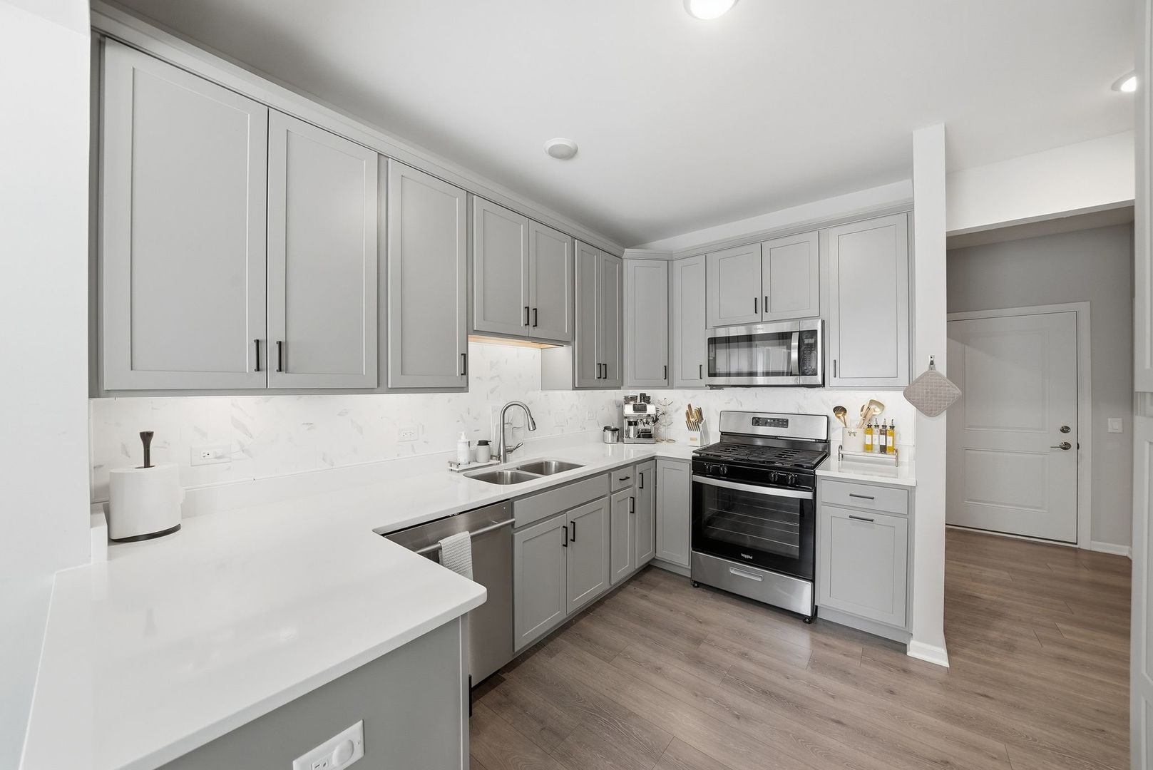8624 Archer Avenue 3 Property Photo 16