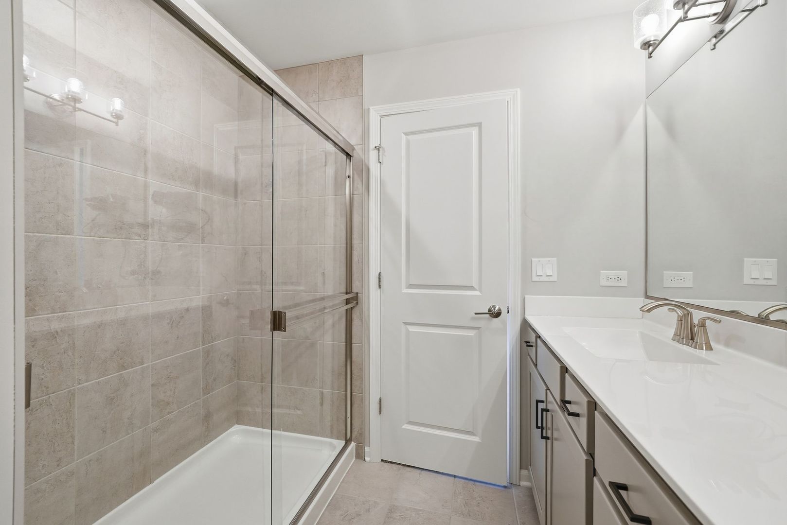 8624 Archer Avenue 3 Property Photo 23