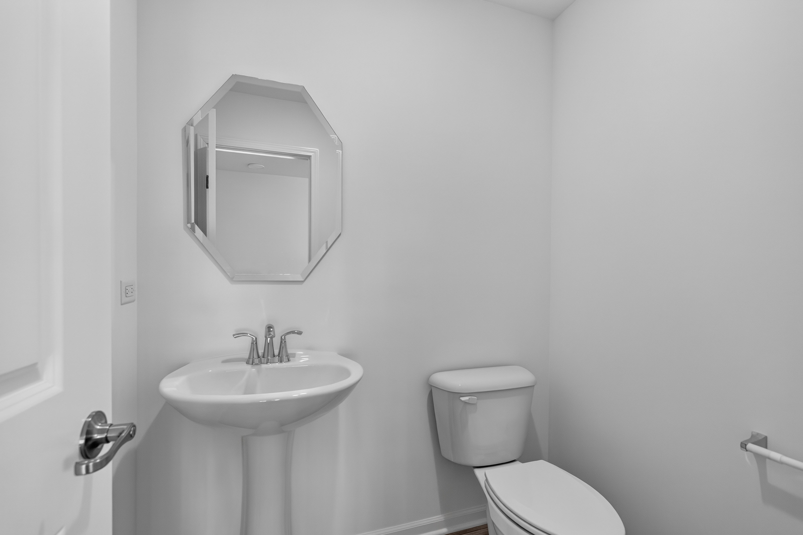 434 Red Oak Circle Property Photo 8