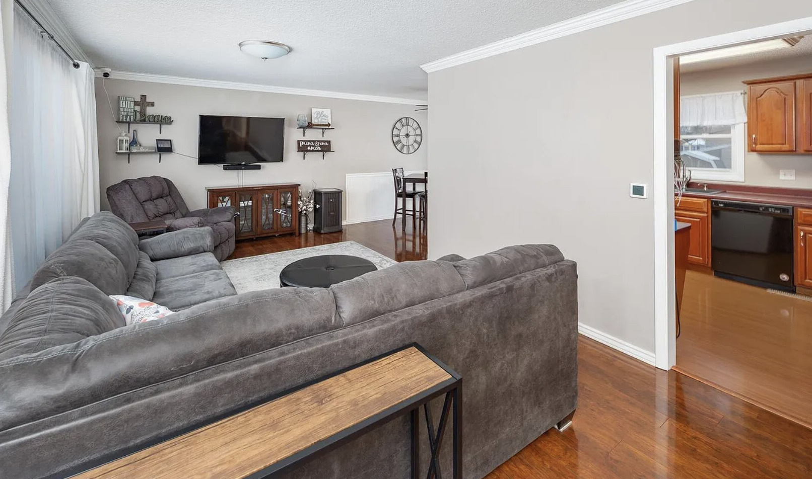 3117 Windsor Drive Property Photo 4
