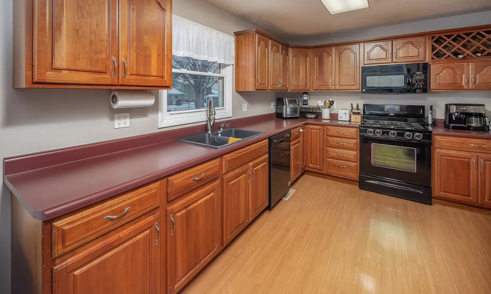 3117 Windsor Drive Property Photo 8