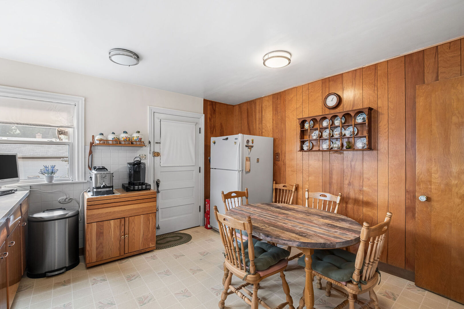 5038 N Nagle Avenue Property Photo 10