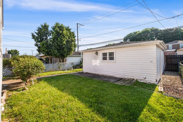 5038 N Nagle Avenue Property Photo 24