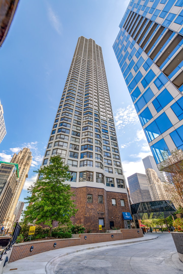 405 N Wabash Avenue 2903 Property Photo 1