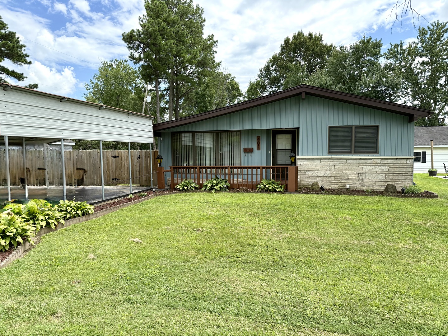 401 E Illinois Street Property Photo 19