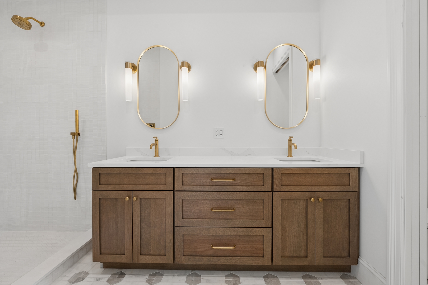 12698952 Property Photo 15