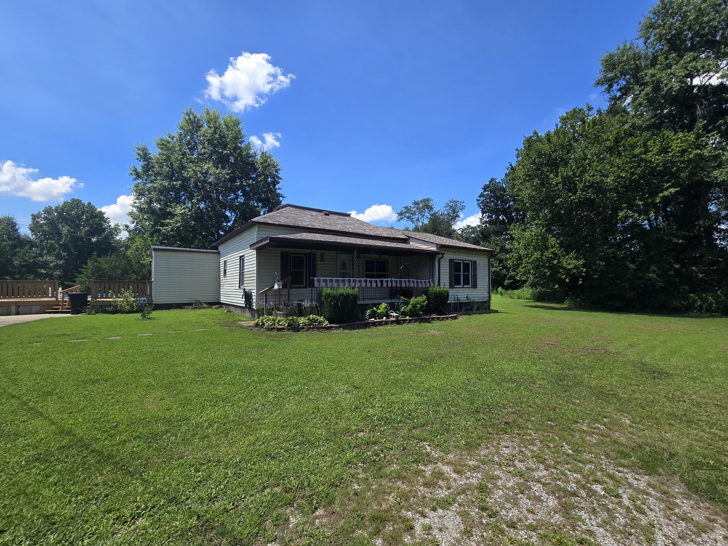 4707 E Il Highway 15 Property Photo 1