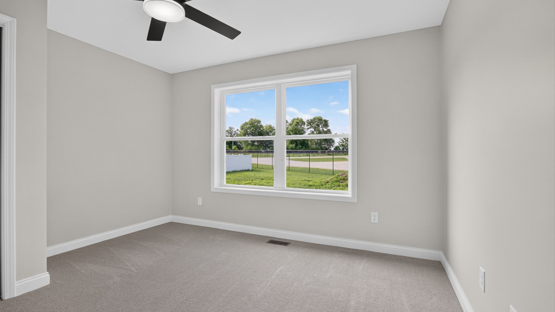 902 W South Street Property Photo 23