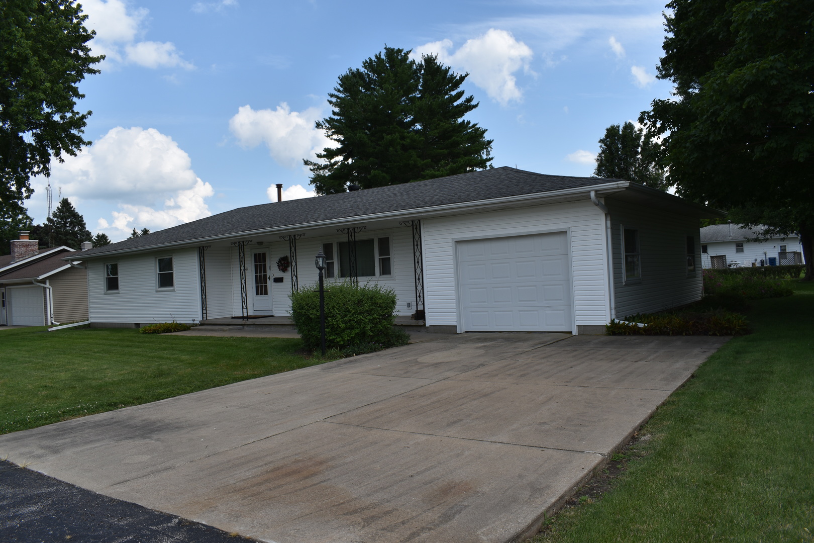 301 E Ririe Place Property Photo 1