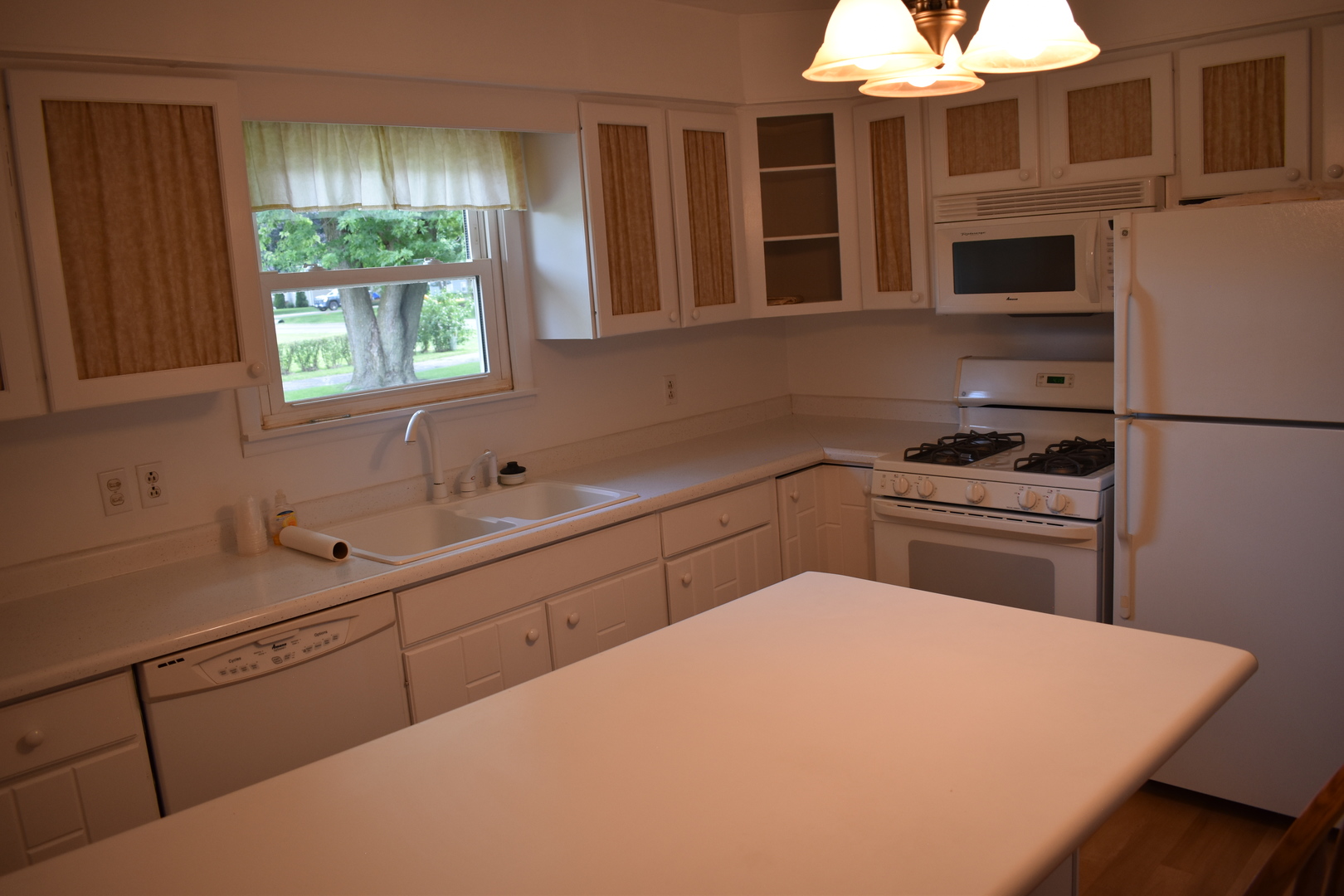 301 E Ririe Place Property Photo 2