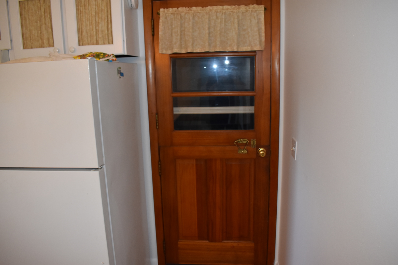 301 E Ririe Place Property Photo 4