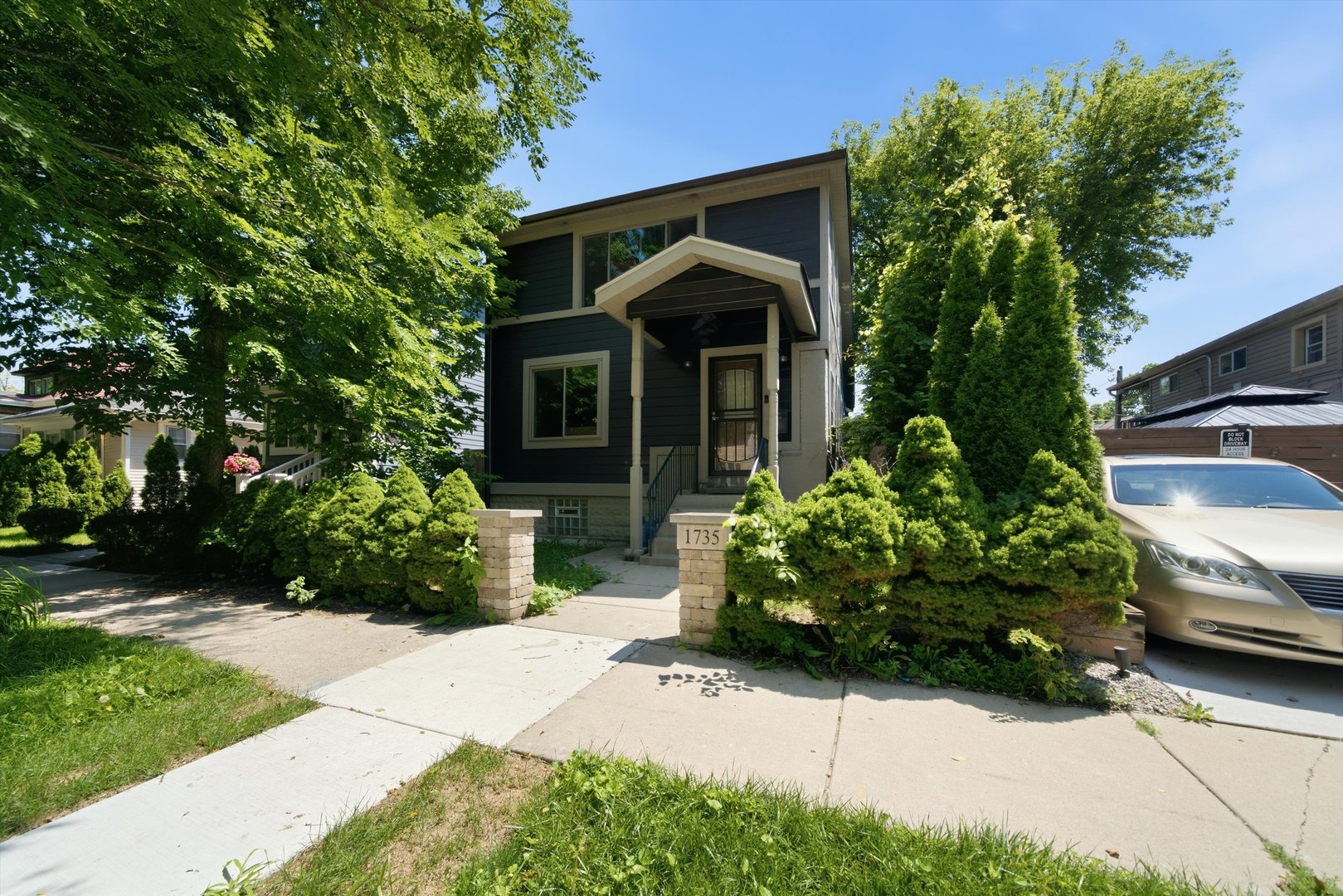 1735 Grey Avenue Property Photo 2