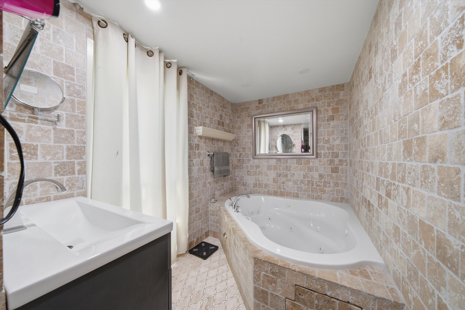 1735 Grey Avenue Property Photo 19