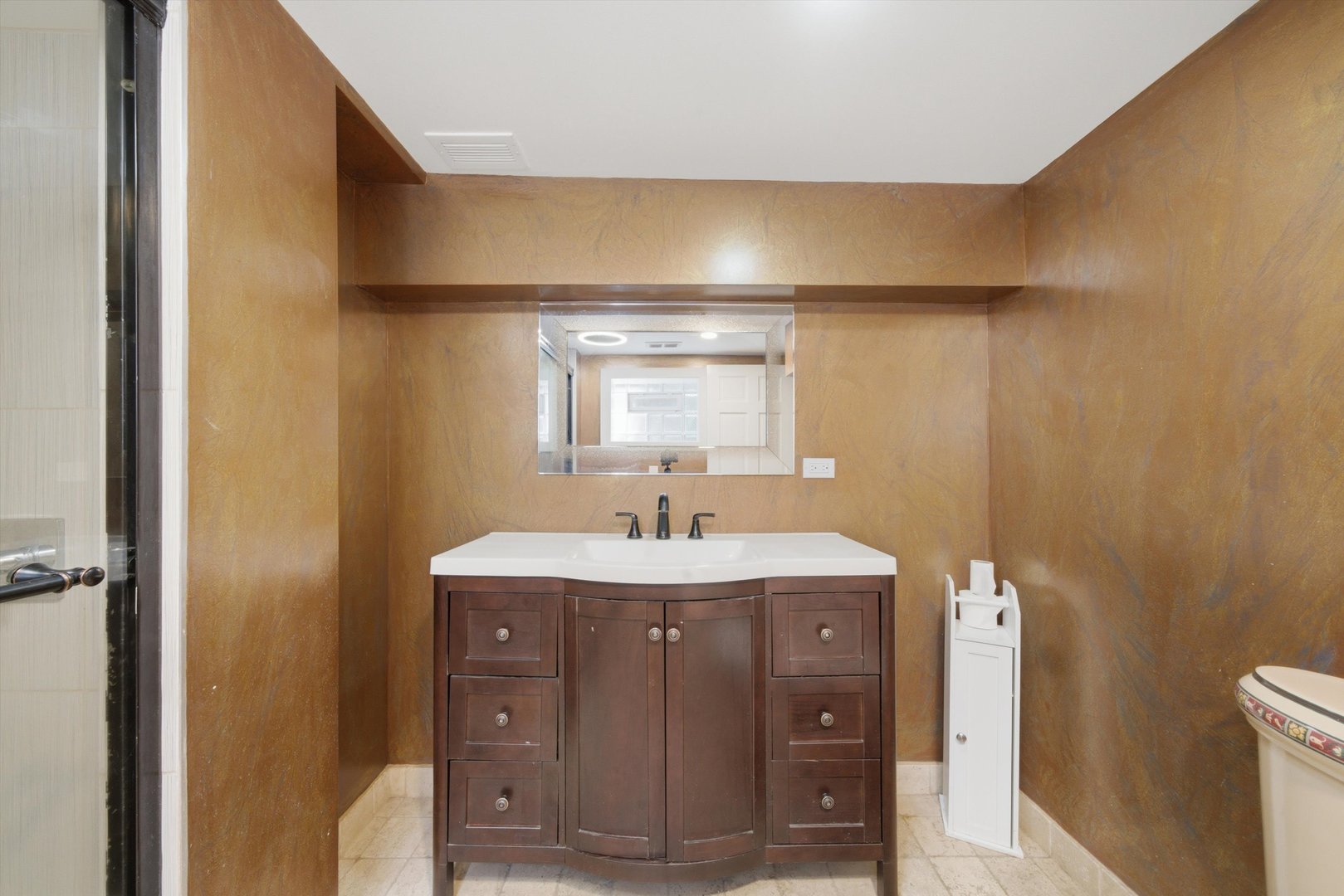 1735 Grey Avenue Property Photo 27