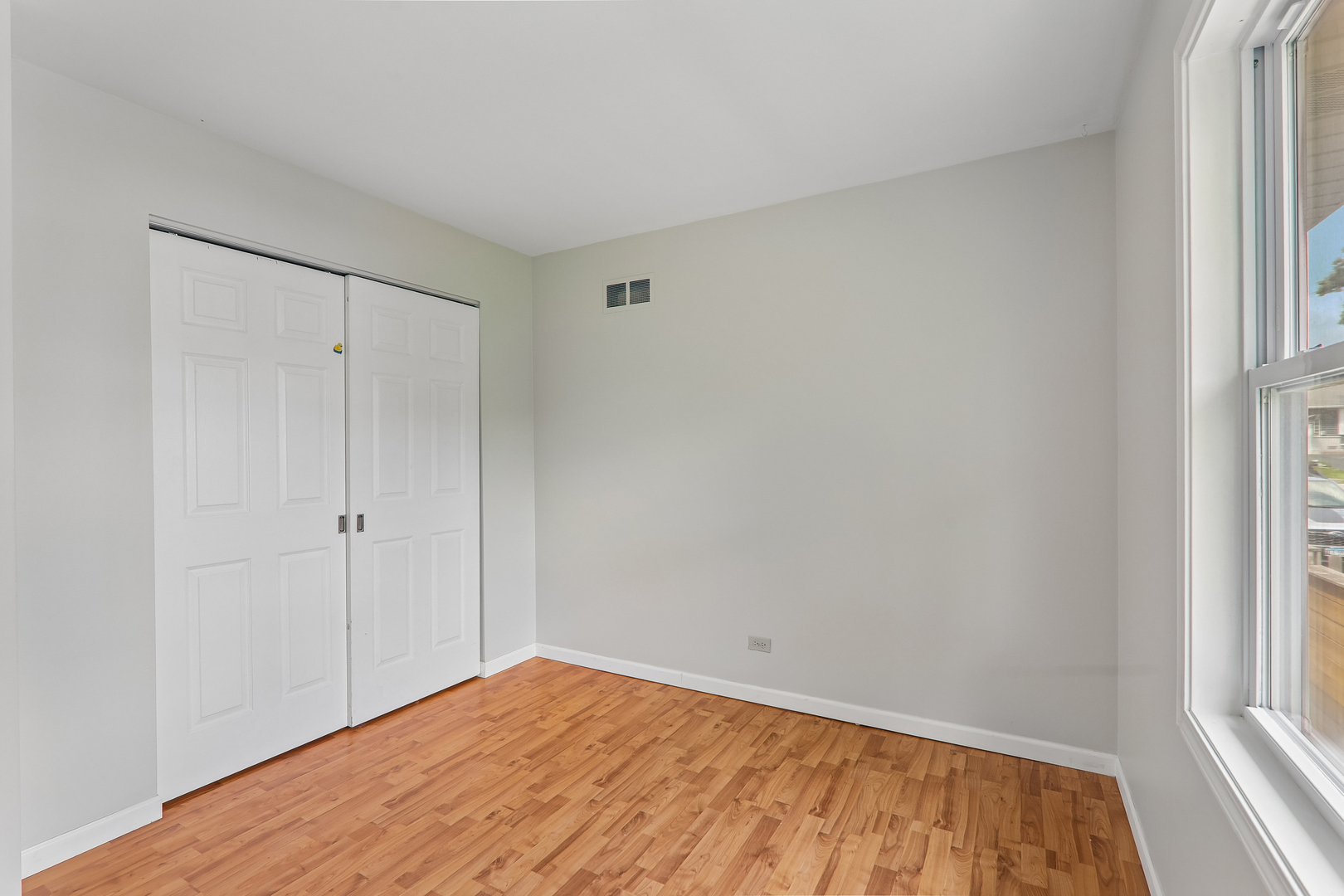 327 Oakwood Drive Property Photo 11