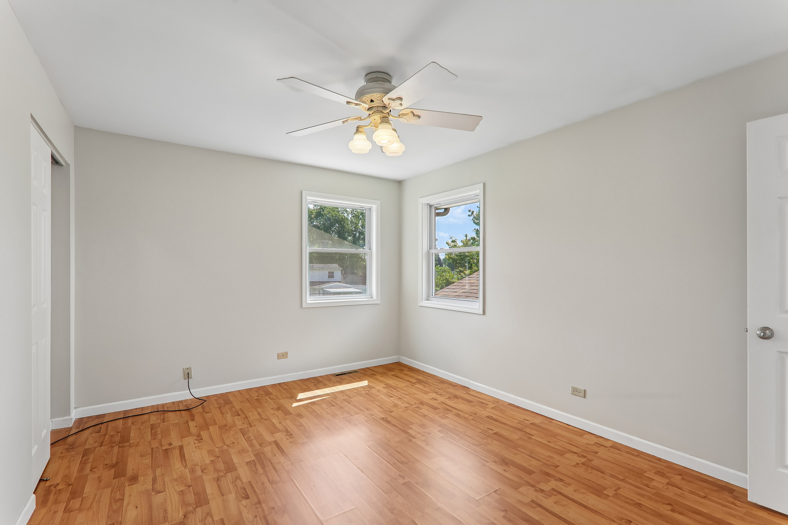 327 Oakwood Drive Property Photo 13