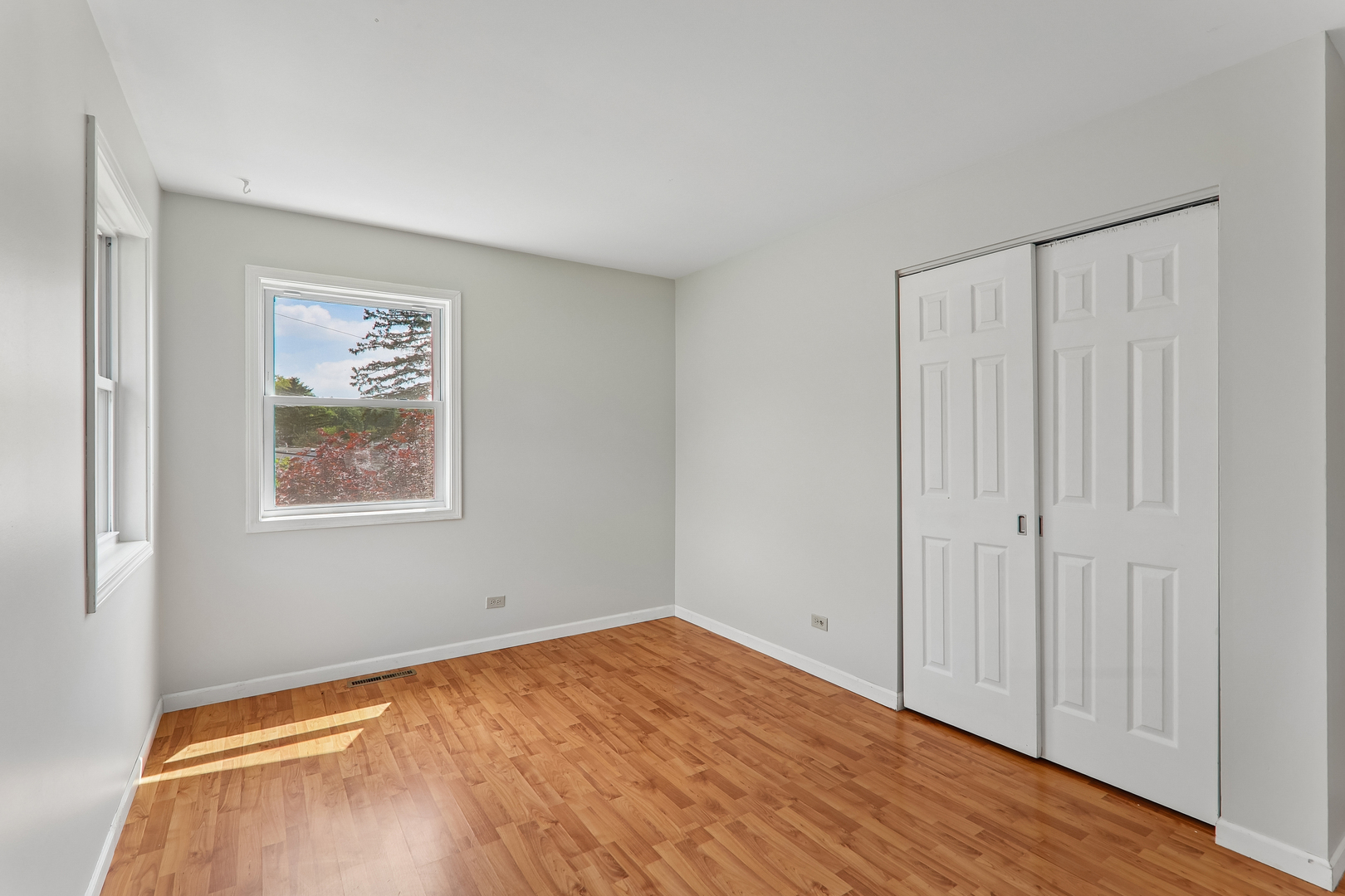 327 Oakwood Drive Property Photo 14