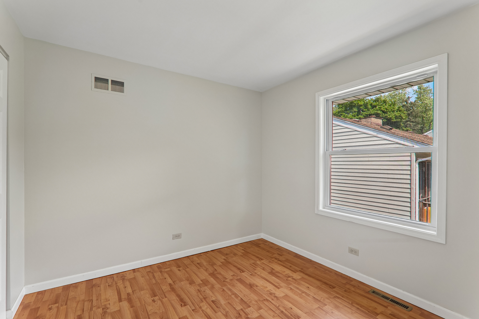 327 Oakwood Drive Property Photo 15