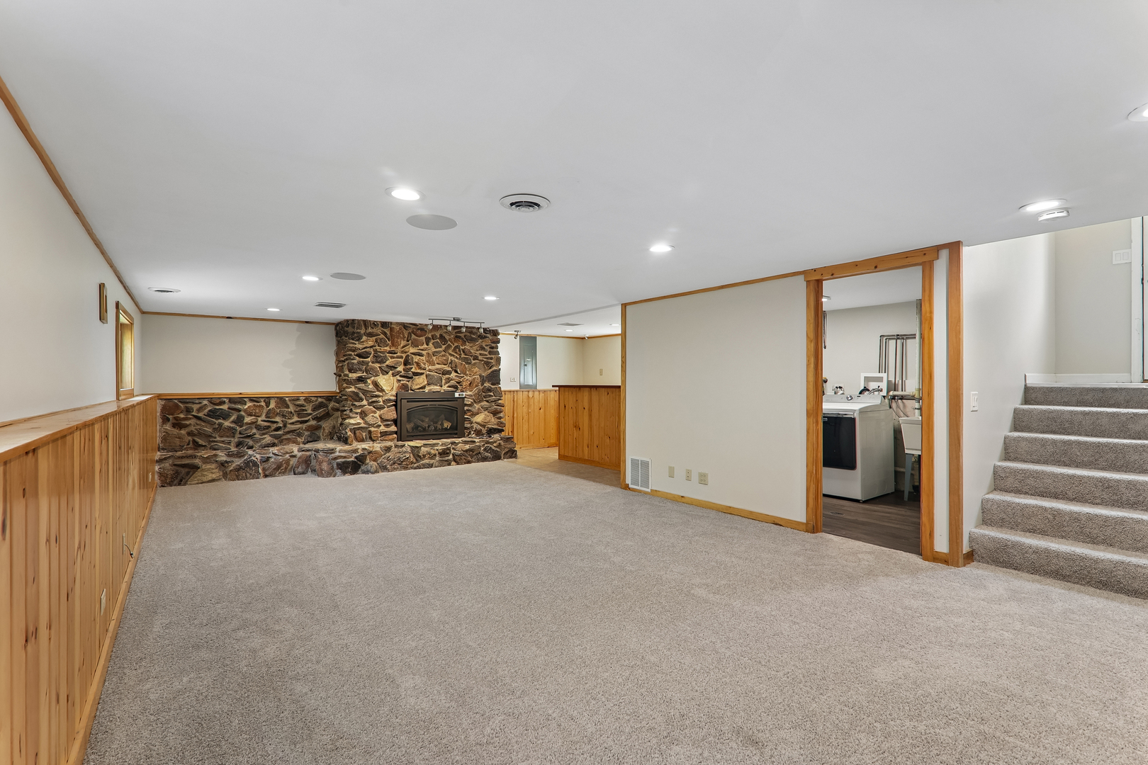 327 Oakwood Drive Property Photo 22