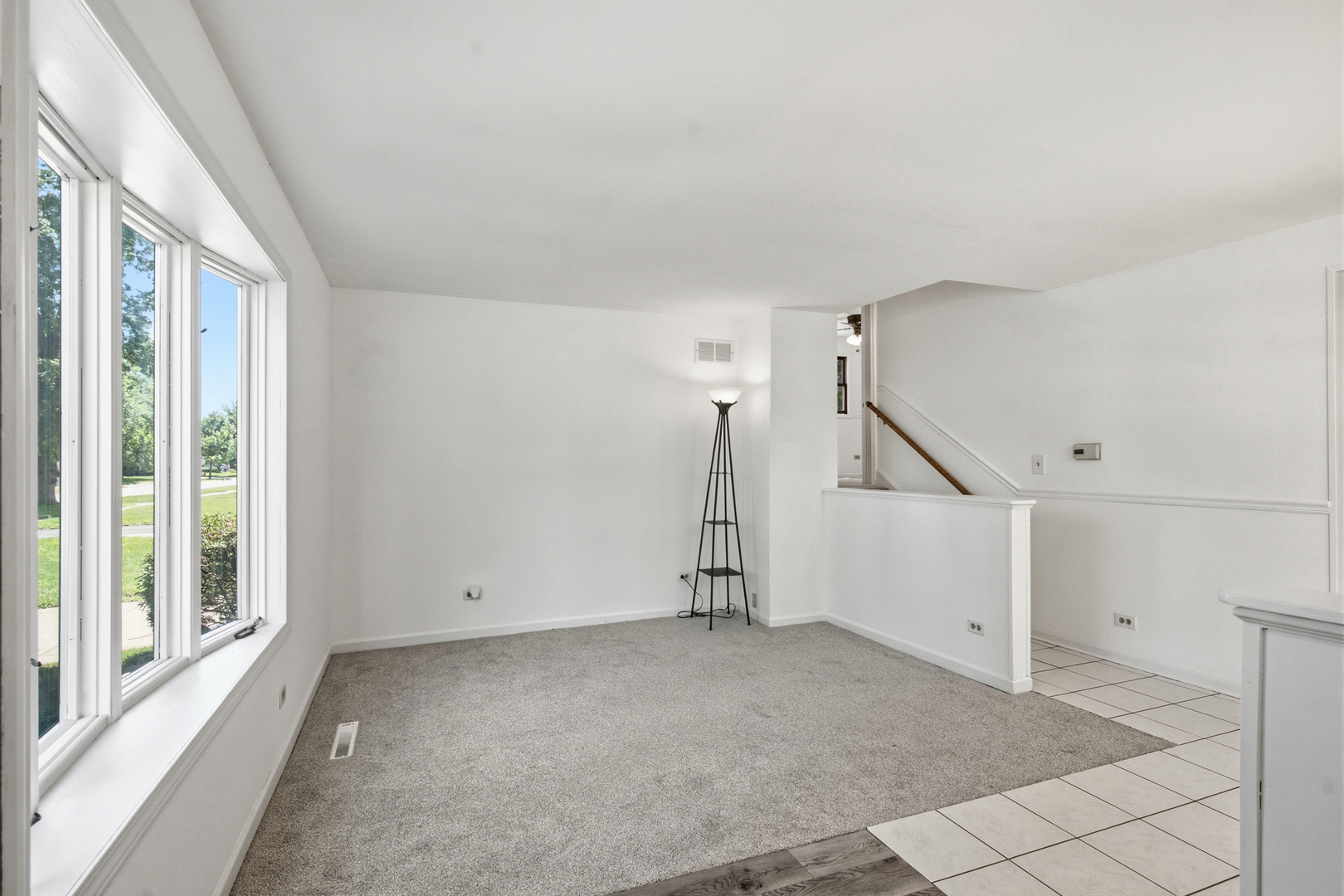 126 S Lodge Lane Property Photo 4