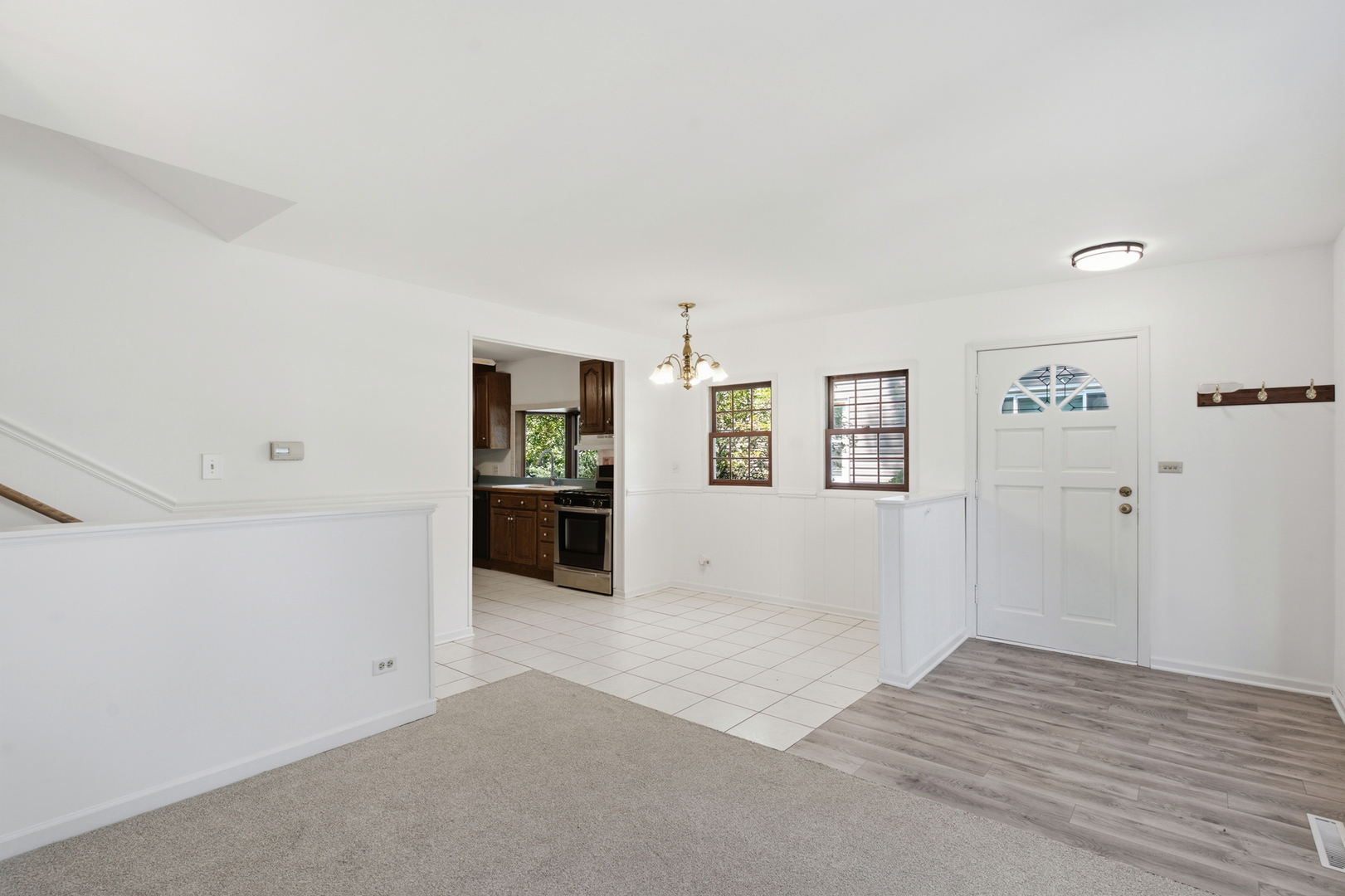 126 S Lodge Lane Property Photo 5