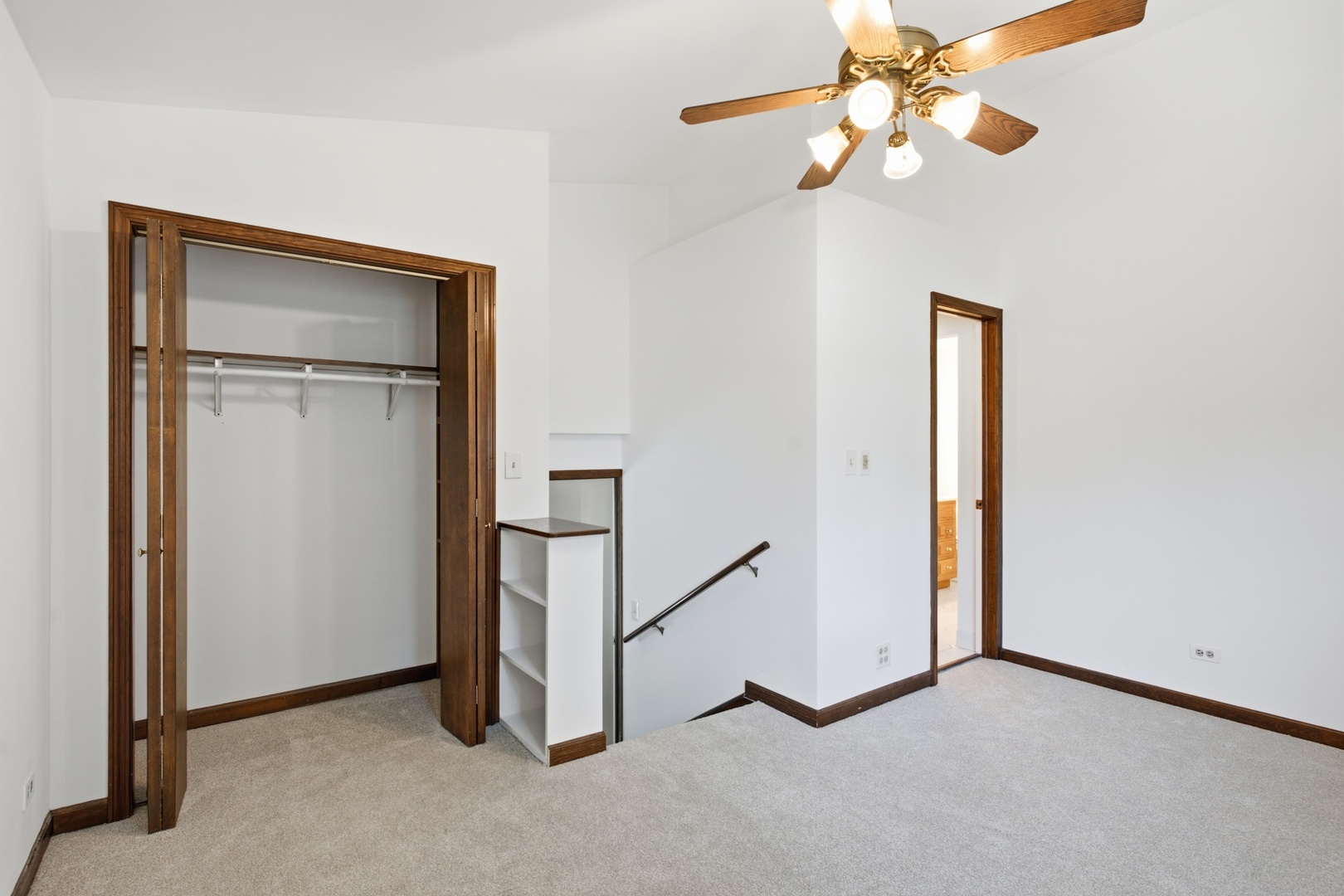 126 S Lodge Lane Property Photo 16