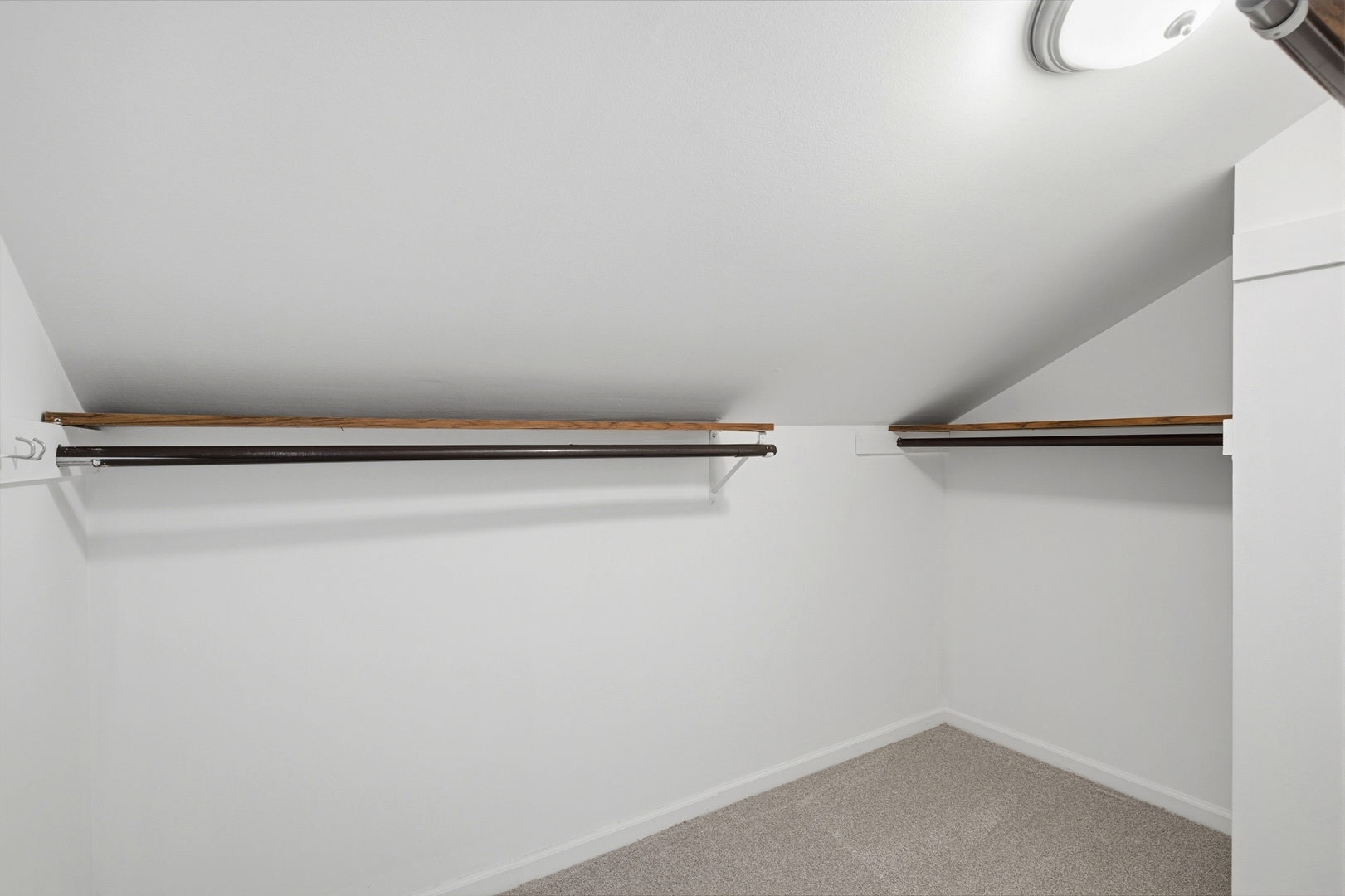 126 S Lodge Lane Property Photo 25