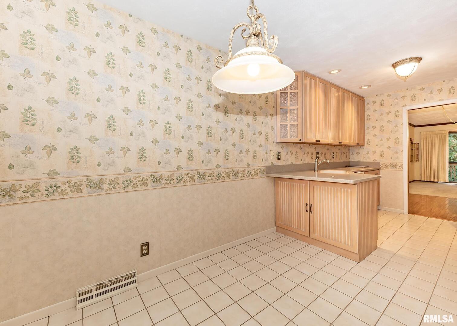 3407 41st Street Property Photo 6