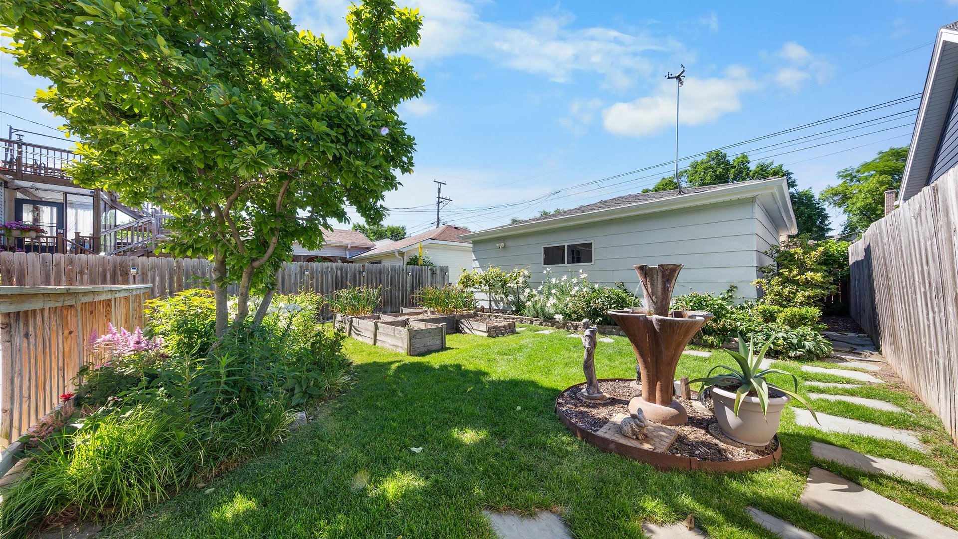 5818 W Byron Street Property Photo 33