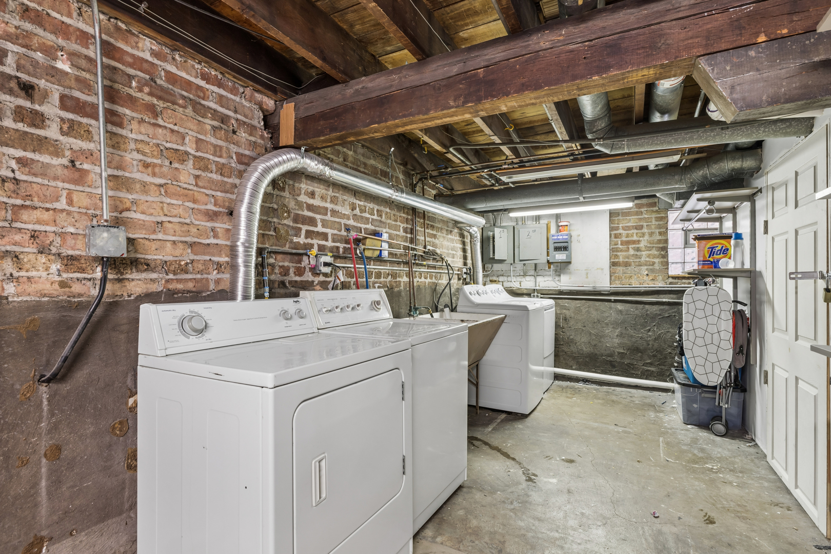6150 W Thorndale Avenue Property Photo 16