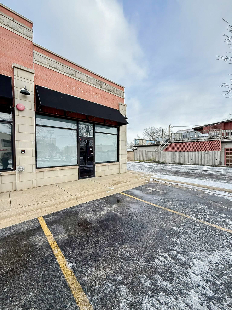611 Milwaukee Avenue 101 Property Photo 2
