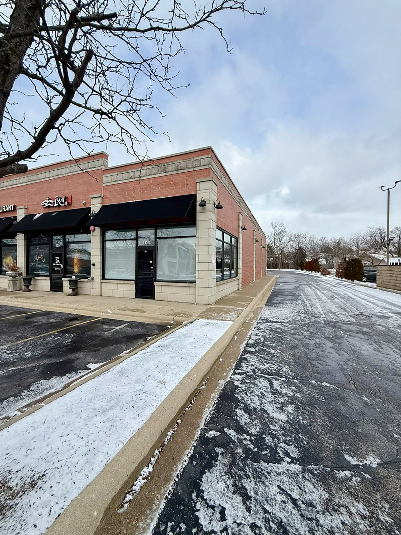 611 Milwaukee Avenue 101 Property Photo 3