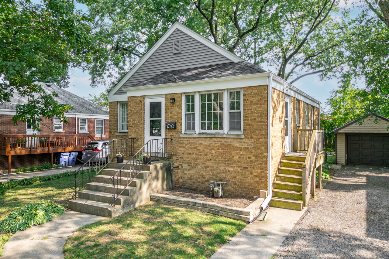 1010 E Evergreen Street Property Photo 1