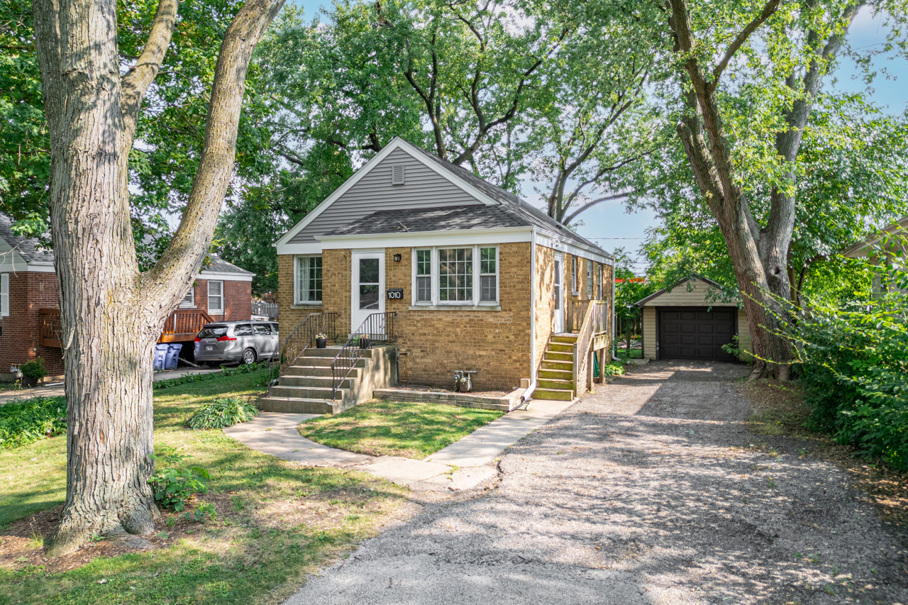 1010 E Evergreen Street Property Photo 2