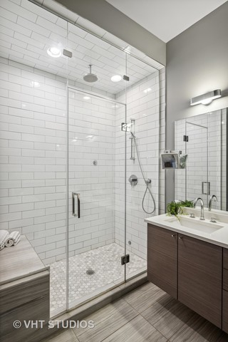 469 N Paulina Street 201 Property Photo 17