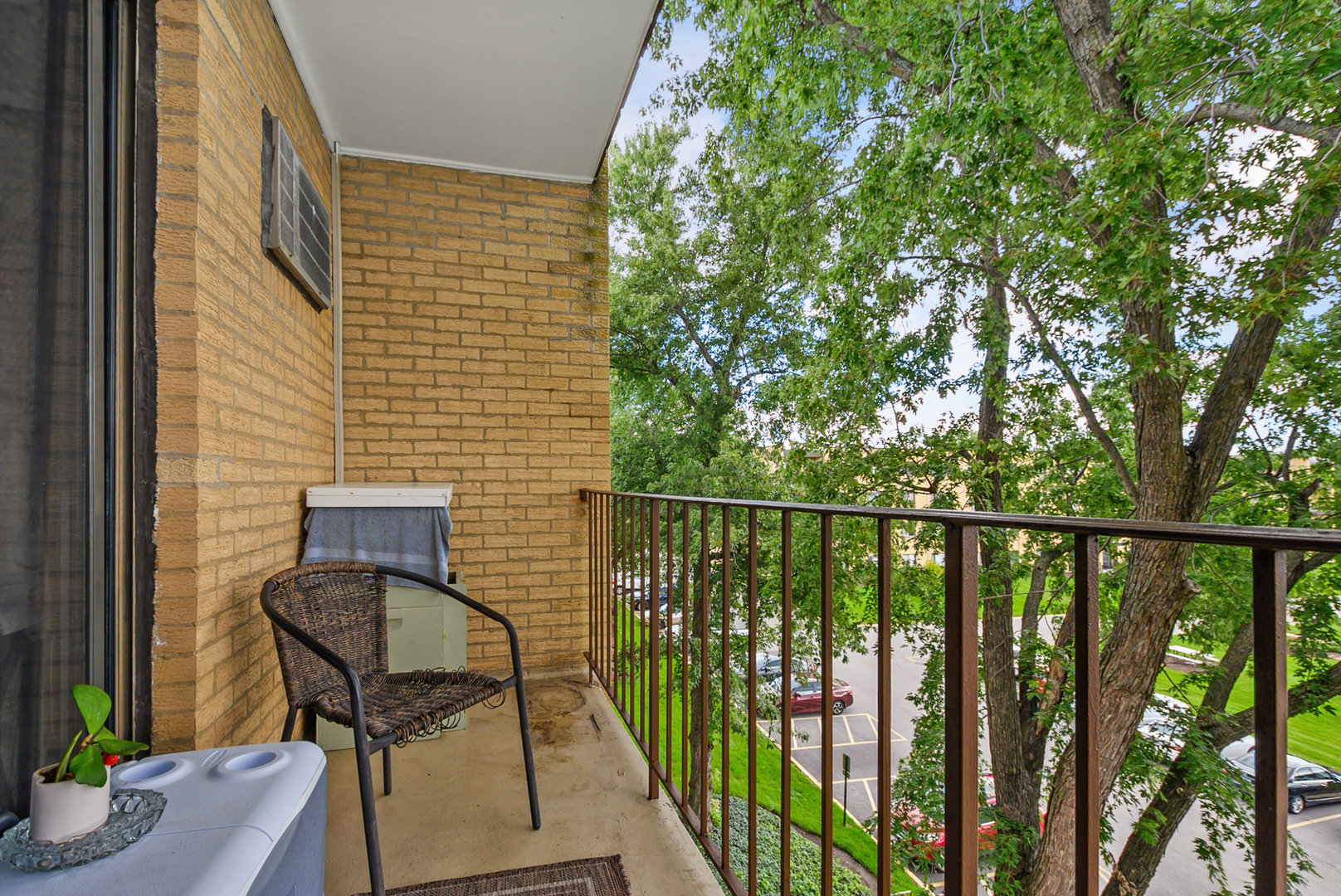 6670 S Brainard Avenue 404 Property Photo 14